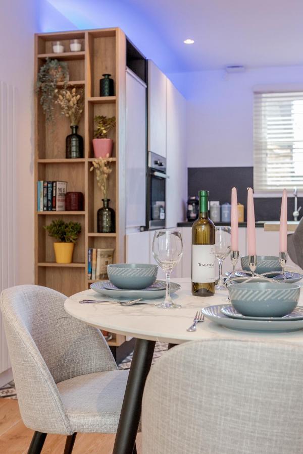 Beautiful 2 bedrooms split level Fulham Apartment Londen Buitenkant foto