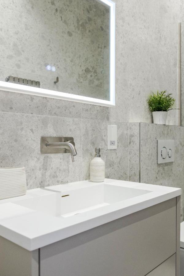 Beautiful 2 bedrooms split level Fulham Apartment Londen Buitenkant foto